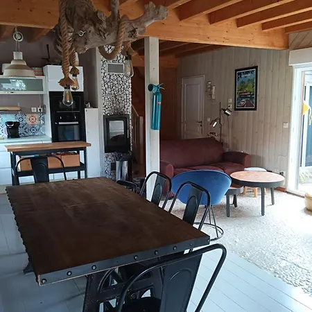 Maison En Bois En Bord De Foret בקתה ביסקארוס
